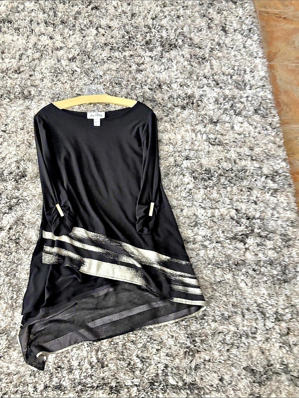 Joseph Ribkoff Black & Silver High-Low long top Like New